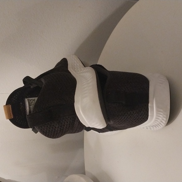 New Balance Fresh Foam Running Shoe - Picture 7 of 12